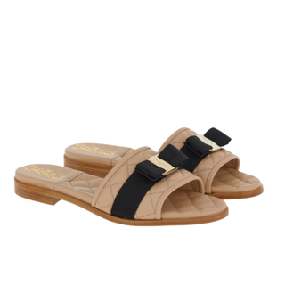 Salvatore Ferragamo - Quilted slide with Vara bow in New Bisque (Women's)