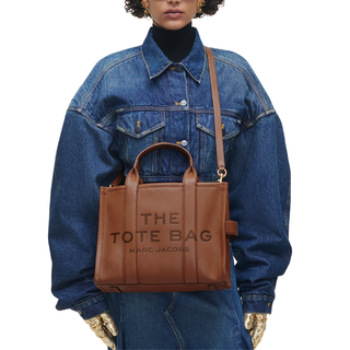 Marc Jacobs - The Leather Medium Tote Bag in Argan Oil