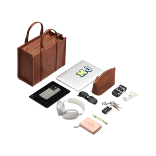 Marc Jacobs - The Leather Medium Tote Bag in Argan Oil