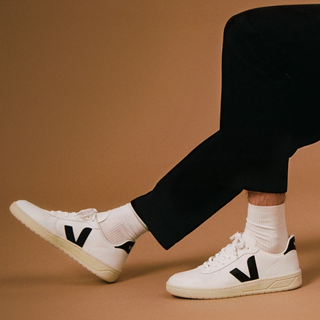 Veja - Women's V-10 CWL White Black